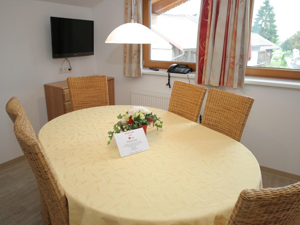 Charming Apartment In Uderns With Balcony Exteriér fotografie